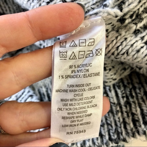 Anthropologie Ruby Moon cropped hooded sweater XS - Picture 10 of 10